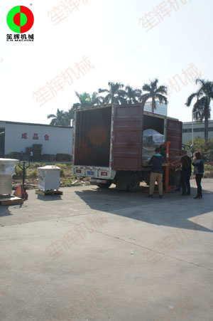 大型斬排骨機(jī)及切肉機(jī)貨拉拉專(zhuān)車(chē)發(fā)貨交付客戶(hù)!