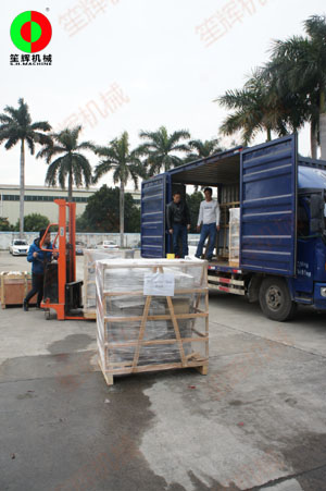 魚蝦采肉機(jī)和一批蔬果類食品加工處理機(jī)械裝車出貨！