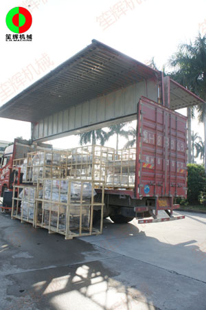 國(guó)內(nèi)外兩批削皮機(jī)、洗菜機(jī)等蔬果加工機(jī)械齊發(fā)貨交付！