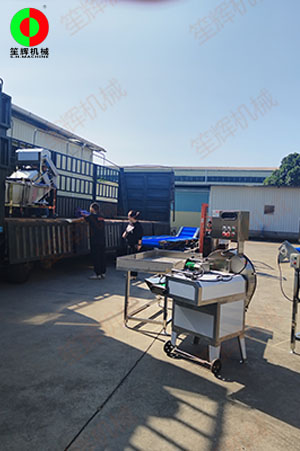 洗菜機(jī)切菜機(jī)脫水機(jī)等一批果蔬凈菜加工設(shè)備發(fā)往海南省客戶(hù)！